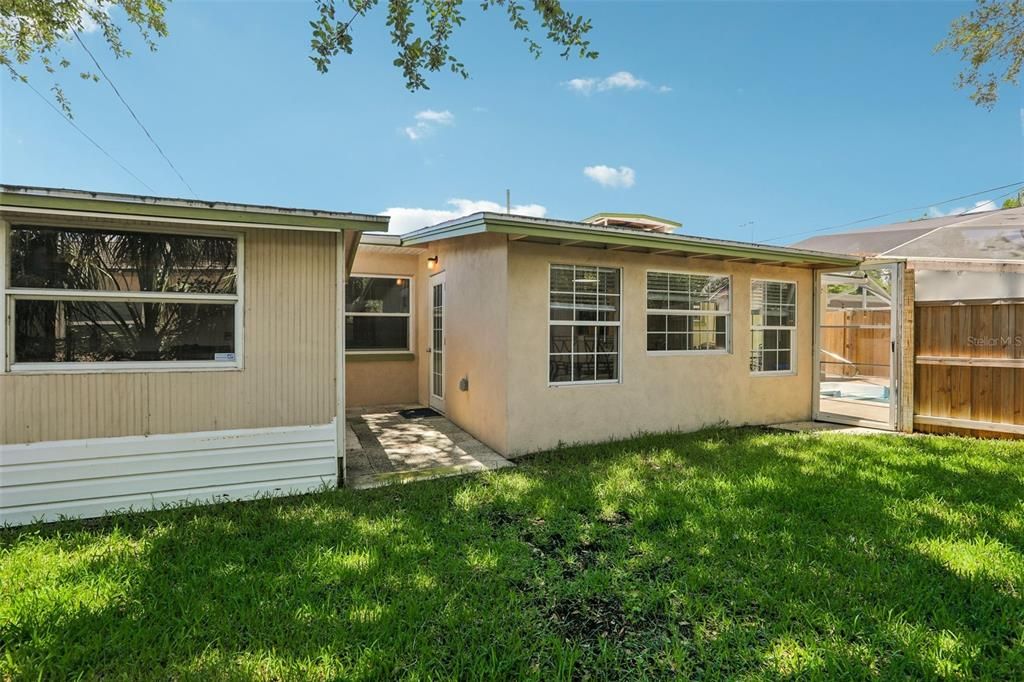 For Sale: $400,000 (3 beds, 2 baths, 1350 Square Feet)