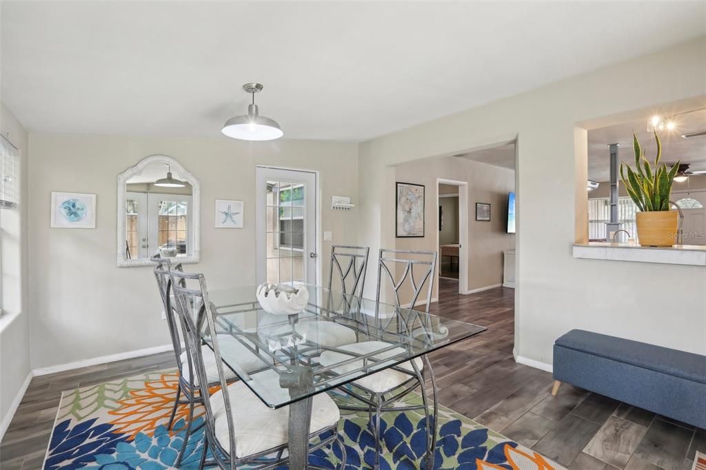 For Sale: $400,000 (3 beds, 2 baths, 1350 Square Feet)