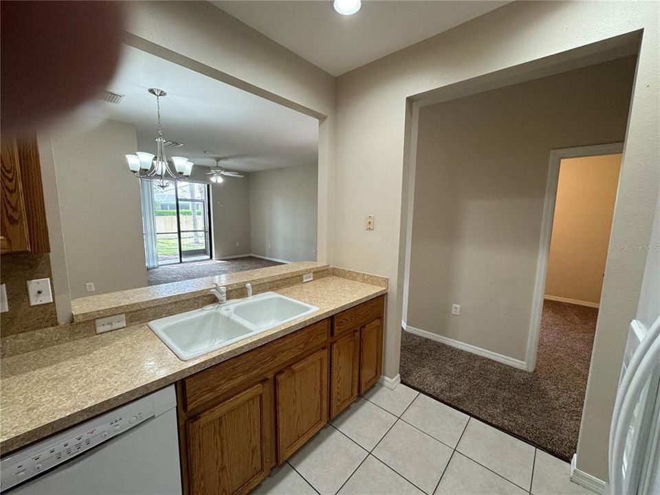 For Sale: $289,400 (3 beds, 2 baths, 1210 Square Feet)