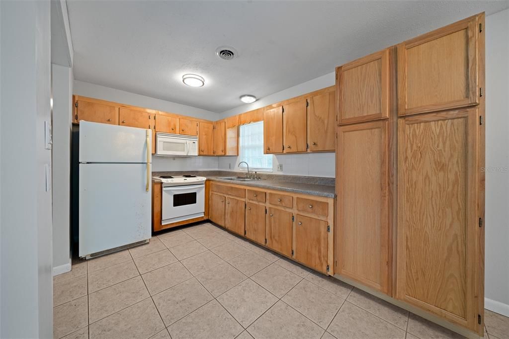 For Sale: $249,000 (2 beds, 2 baths, 1500 Square Feet)