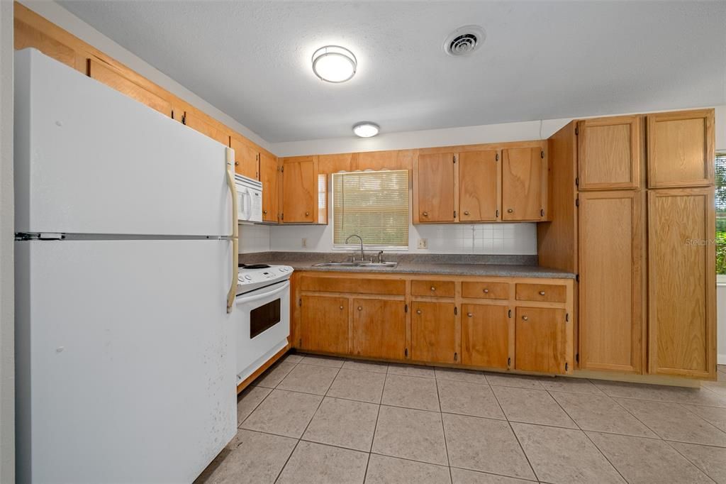 For Sale: $249,000 (2 beds, 2 baths, 1500 Square Feet)