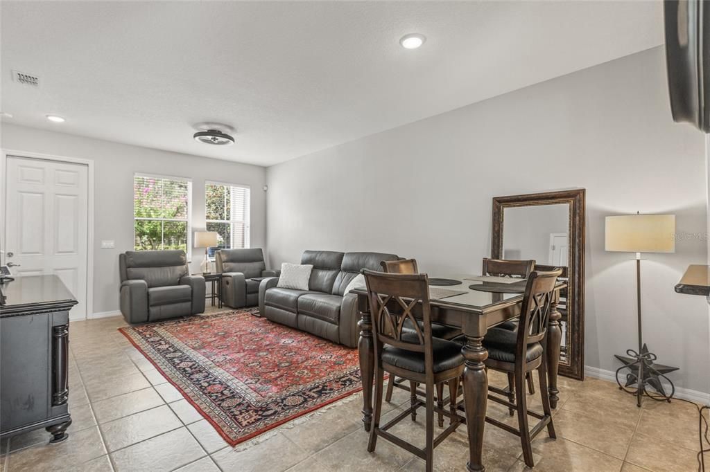 For Sale: $375,000 (2 beds, 2 baths, 1152 Square Feet)