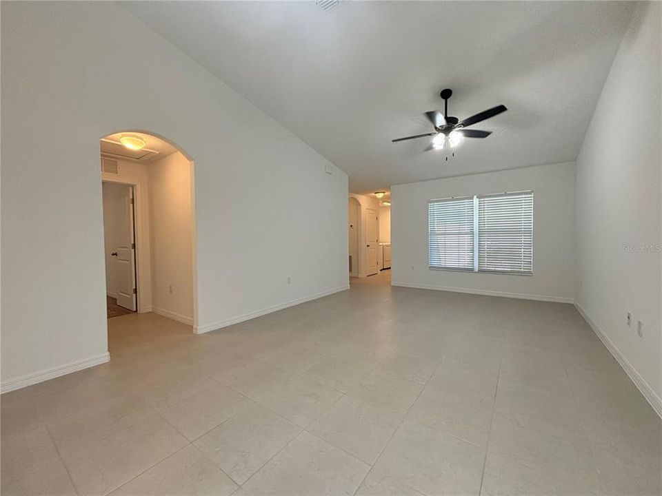 For Rent: $2,200 (4 beds, 3 baths, 1524 Square Feet)