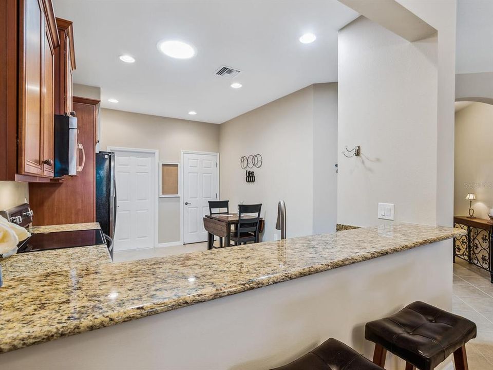 For Sale: $349,900 (2 beds, 2 baths, 1449 Square Feet)