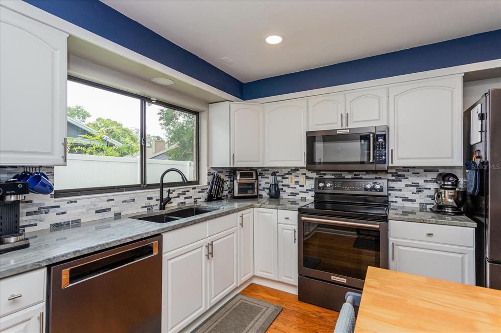 For Sale: $449,900 (3 beds, 2 baths, 1792 Square Feet)