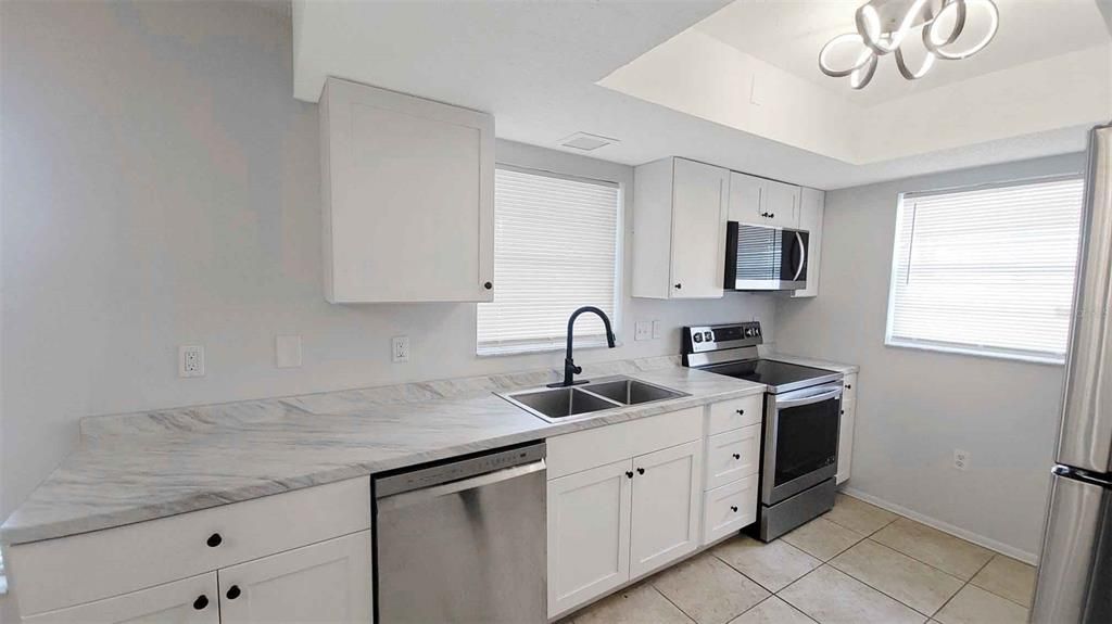 For Rent: $2,200 (2 beds, 2 baths, 1484 Square Feet)