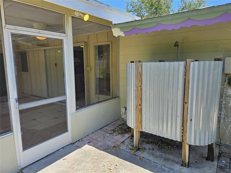 For Rent: $2,600 (2 beds, 2 baths, 1014 Square Feet)