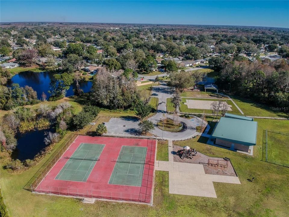 Active With Contract: $415,000 (4 beds, 2 baths, 1334 Square Feet)