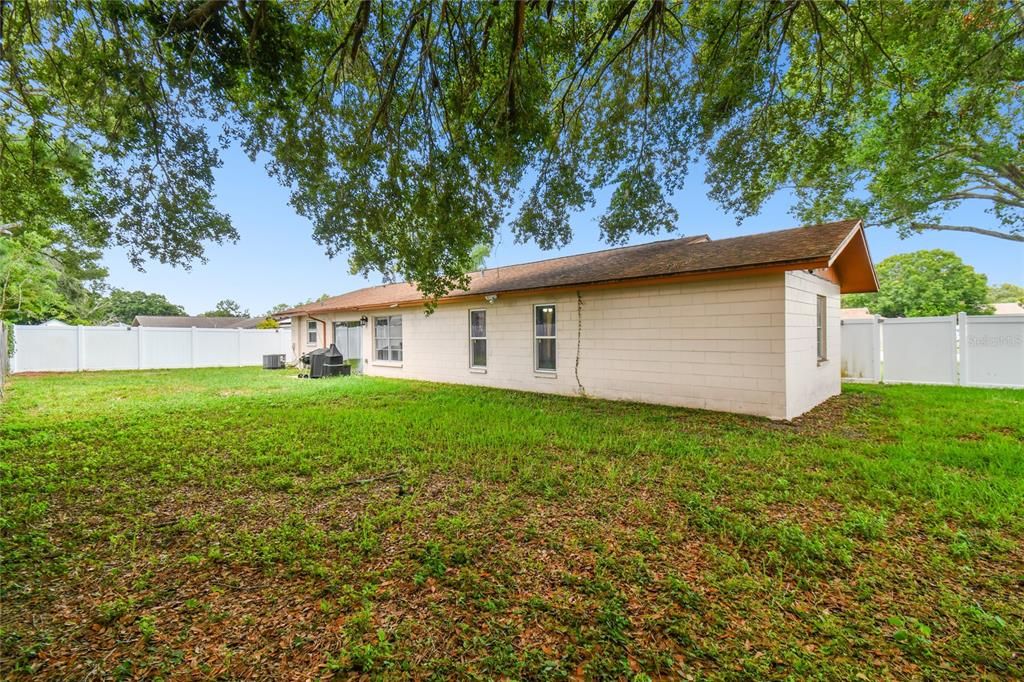 Active With Contract: $415,000 (4 beds, 2 baths, 1334 Square Feet)