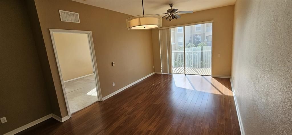 For Rent: $1,750 (2 beds, 2 baths, 1112 Square Feet)