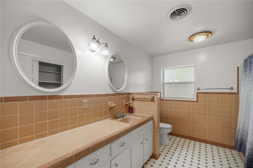 For Sale: $289,000 (3 beds, 2 baths, 2053 Square Feet)