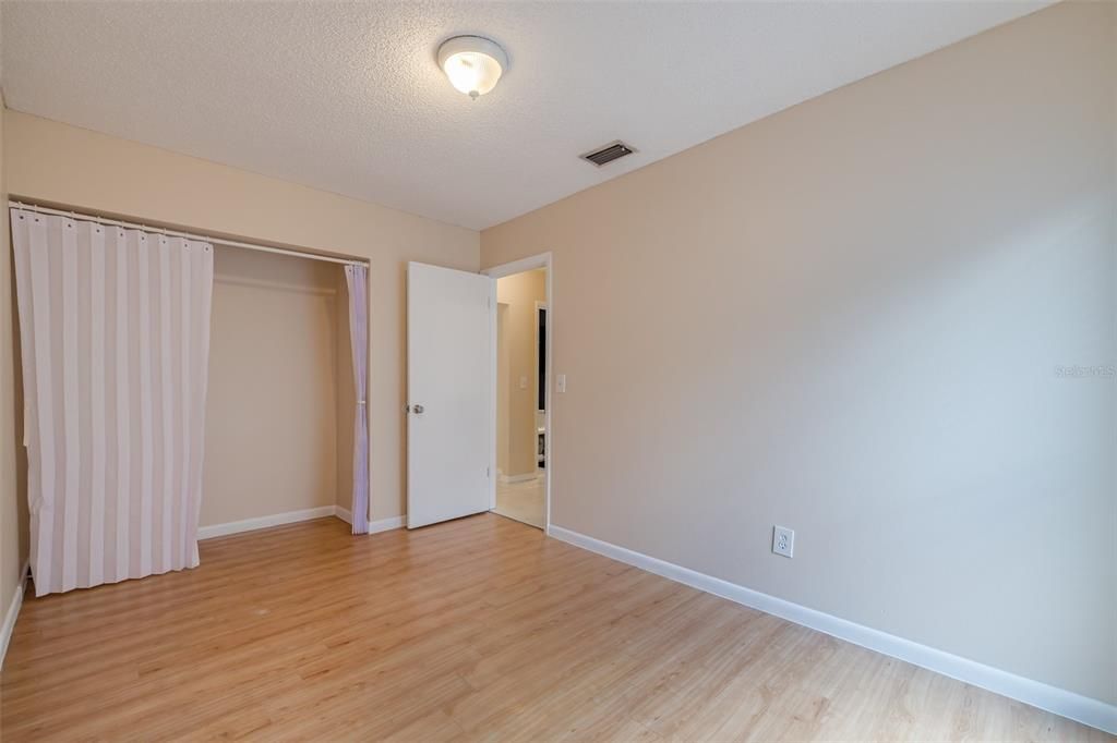 For Sale: $370,000 (3 beds, 2 baths, 1518 Square Feet)