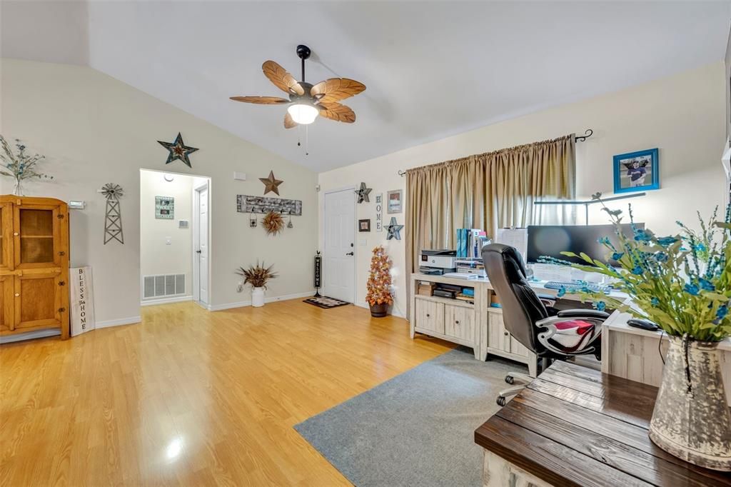 For Sale: $434,900 (3 beds, 2 baths, 1363 Square Feet)