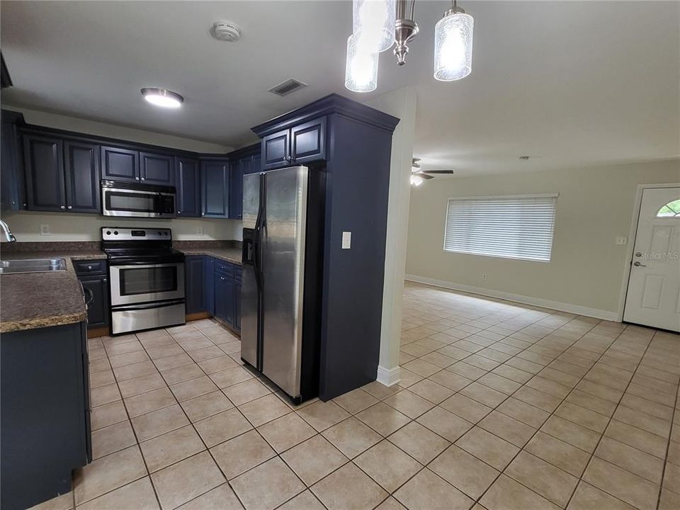 For Rent: $2,000 (3 beds, 2 baths, 1080 Square Feet)