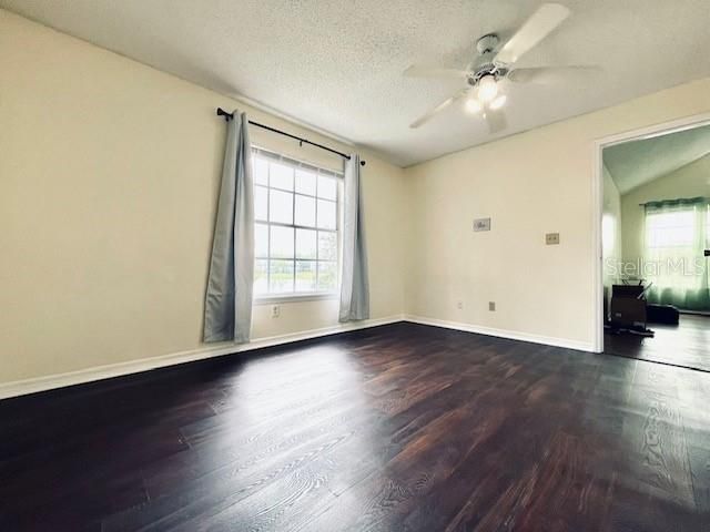 For Rent: $1,800 (2 beds, 2 baths, 934 Square Feet)