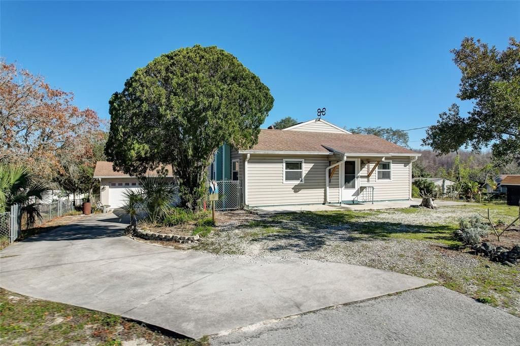 For Sale: $265,000 (3 beds, 1 baths, 1208 Square Feet)