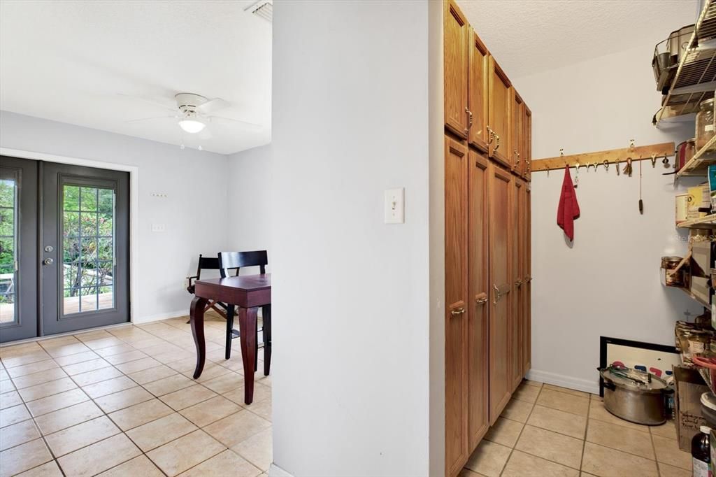 For Sale: $265,000 (3 beds, 1 baths, 1208 Square Feet)