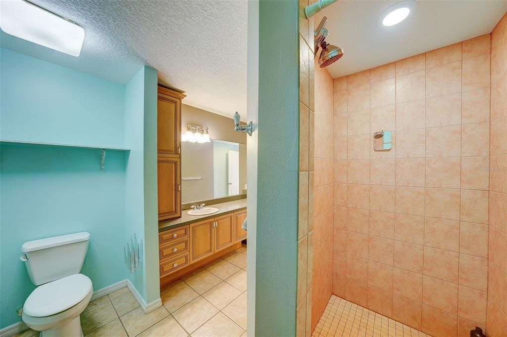 For Sale: $265,000 (3 beds, 1 baths, 1208 Square Feet)