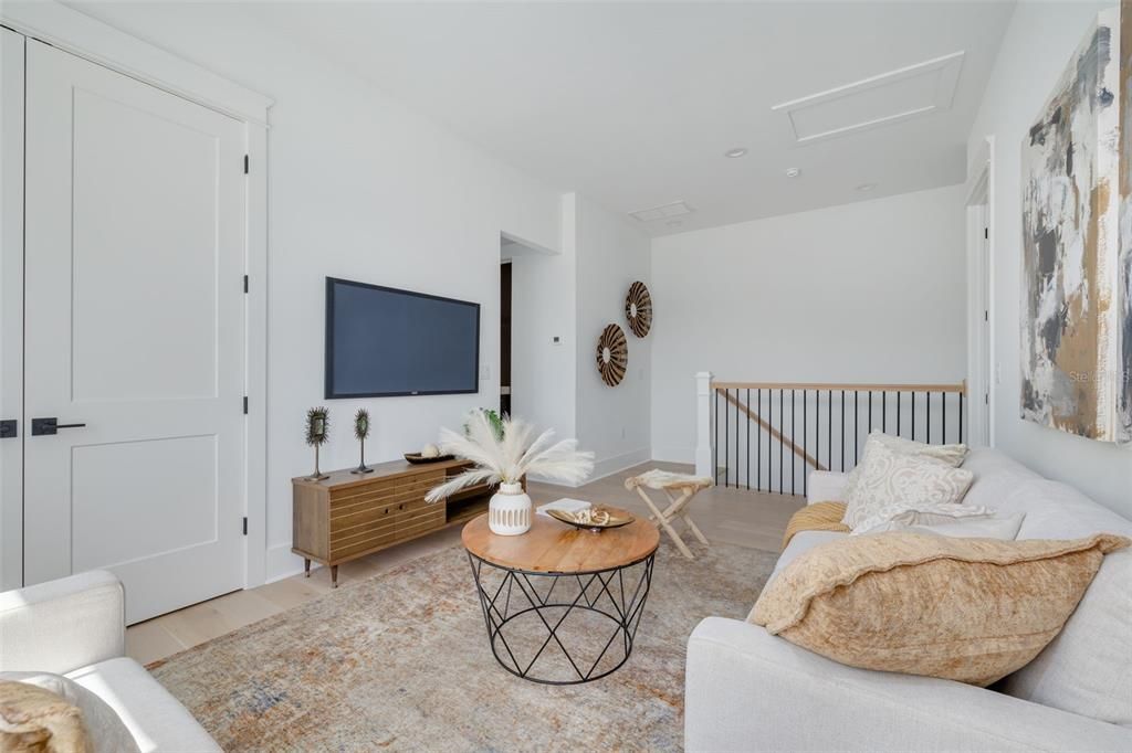 Active With Contract: $1,399,000 (3 beds, 2 baths, 2352 Square Feet)