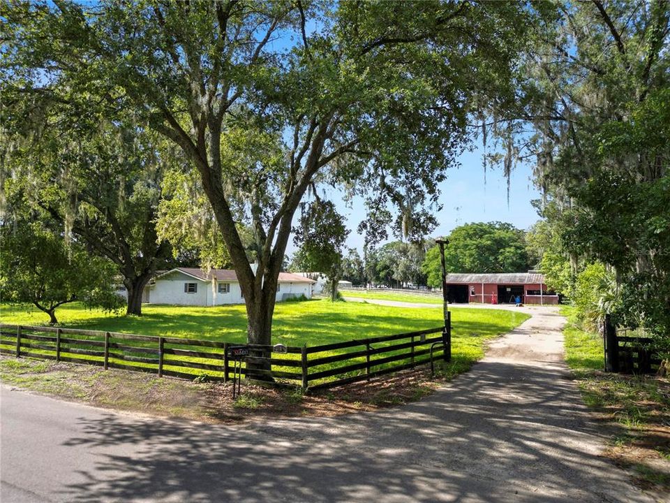 For Sale: $650,000 (3 beds, 2 baths, 2162 Square Feet)