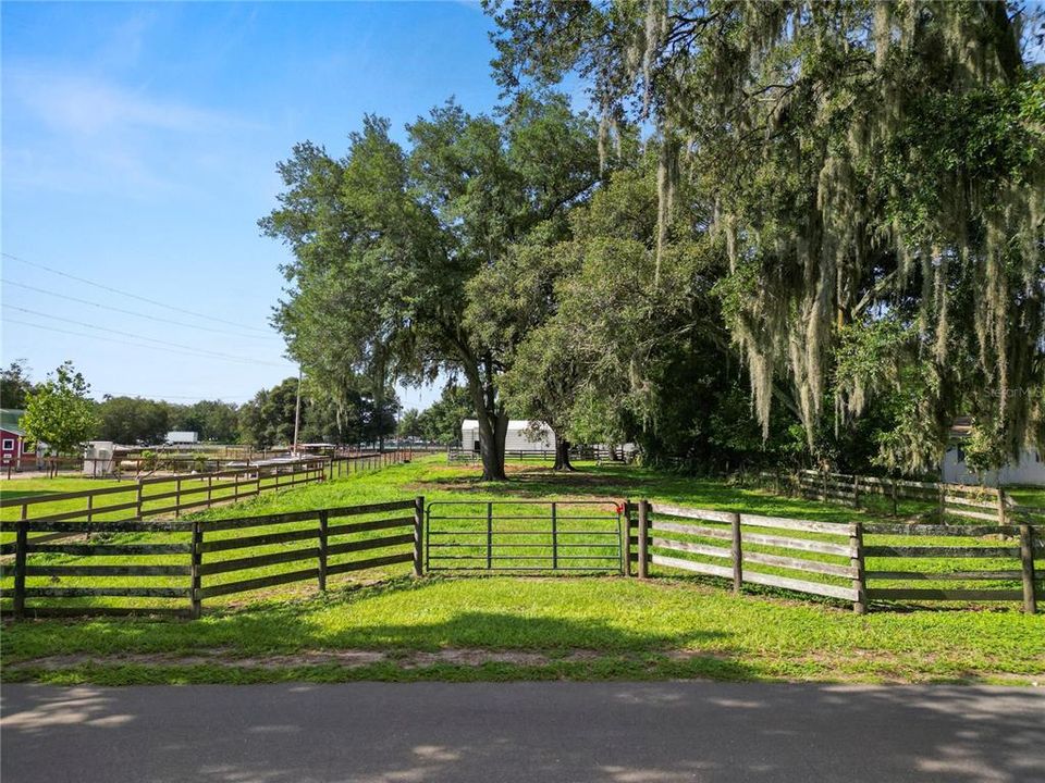 For Sale: $650,000 (3 beds, 2 baths, 2162 Square Feet)