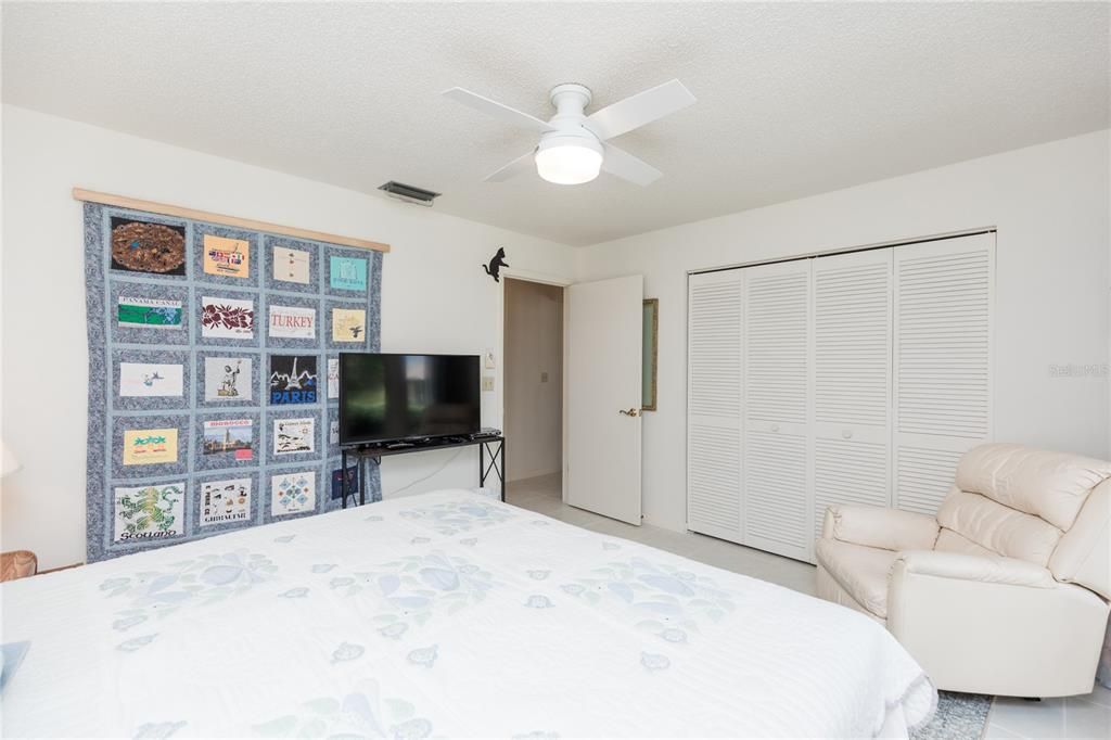 Active With Contract: $559,500 (3 beds, 2 baths, 1432 Square Feet)