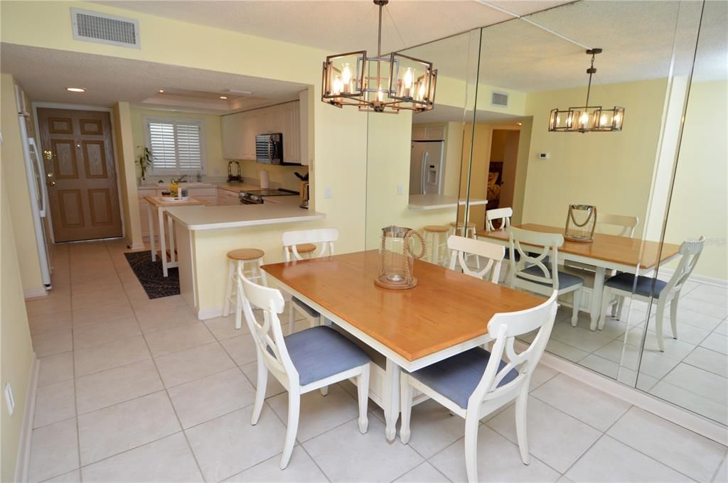 Active With Contract: $3,800 (2 beds, 2 baths, 1100 Square Feet)