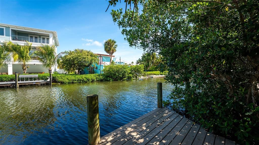 For Sale: $1,250,000 (2 beds, 2 baths, 1337 Square Feet)