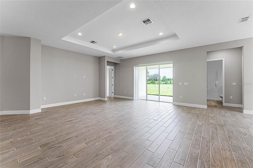 The View of the Great Room with Tray Ceiling