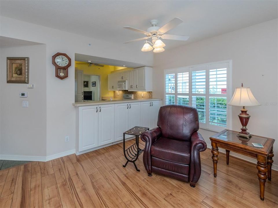 For Sale: $350,000 (2 beds, 2 baths, 1635 Square Feet)