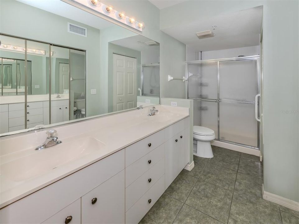 For Sale: $350,000 (2 beds, 2 baths, 1635 Square Feet)