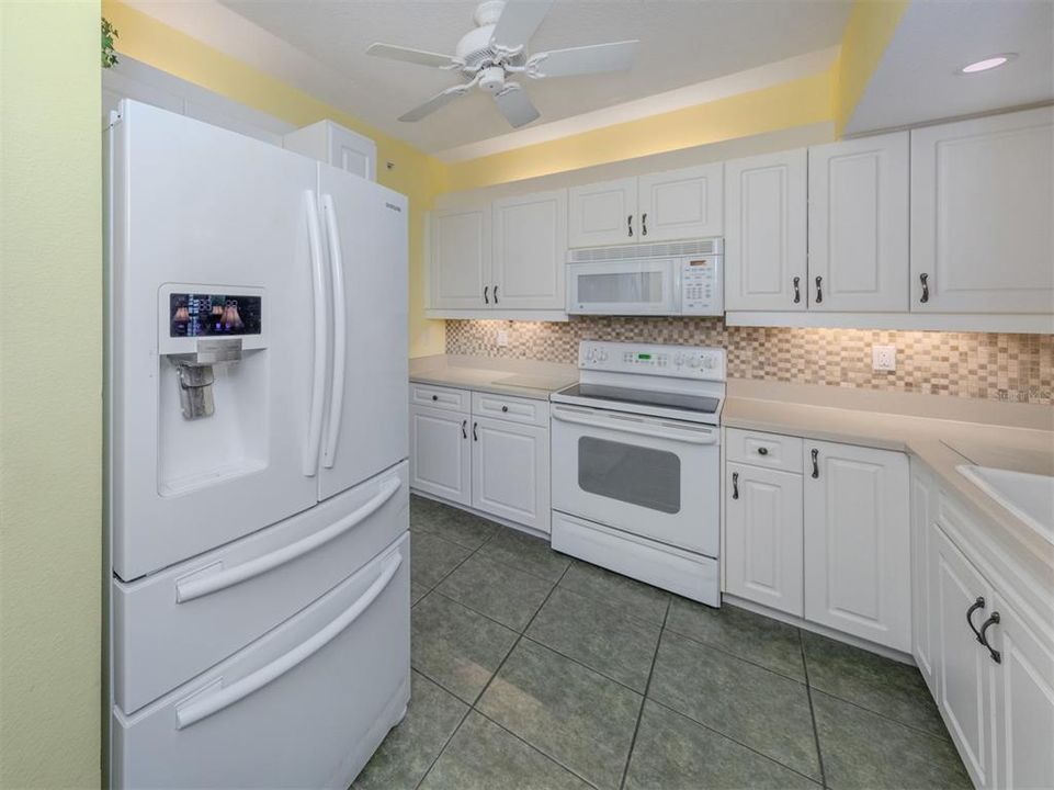 For Sale: $350,000 (2 beds, 2 baths, 1635 Square Feet)