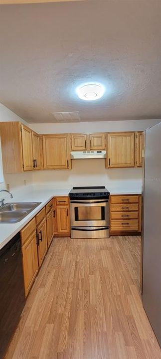 For Rent: $1,725 (2 beds, 2 baths, 1400 Square Feet)