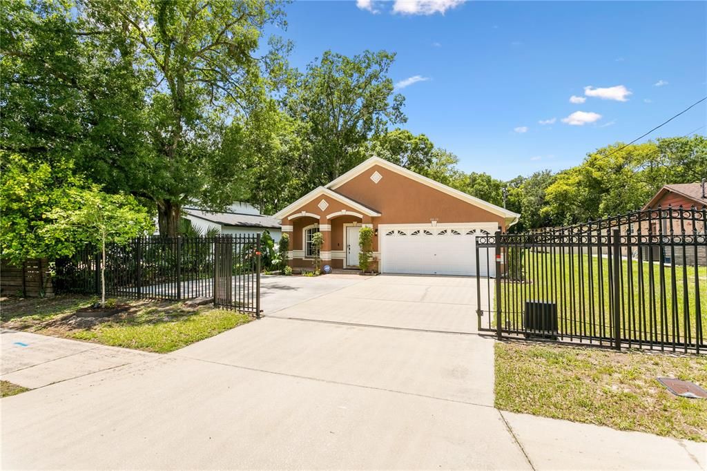 Active With Contract: $550,000 (3 beds, 2 baths, 1840 Square Feet)