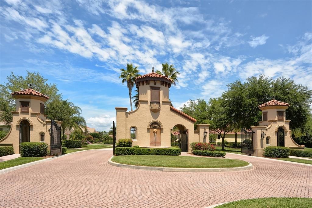 For Sale: $1,050,000 (4 beds, 5 baths, 3671 Square Feet)