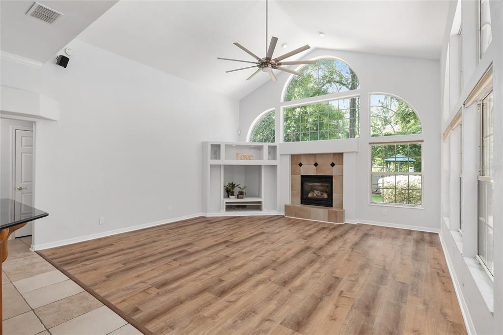 LARGE FAMILY ROOM WITH VAULTED CEILINGS