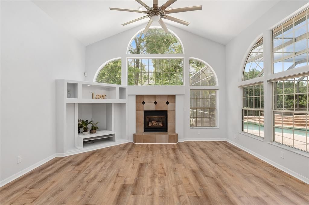 AMAZING WINDOWS IN FAMILY ROOM