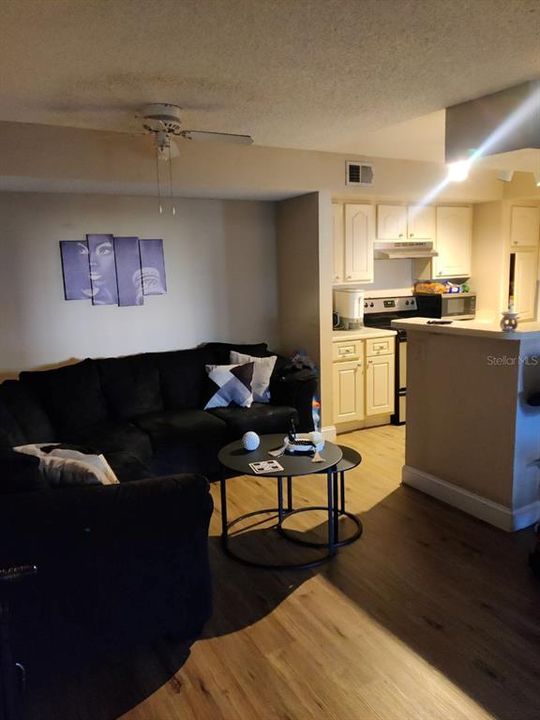 For Sale: $161,000 (2 beds, 2 baths, 1000 Square Feet)