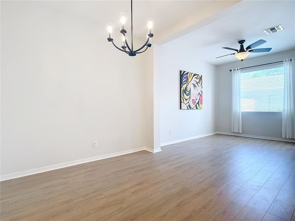 Active With Contract: $399,900 (2 beds, 2 baths, 1375 Square Feet)