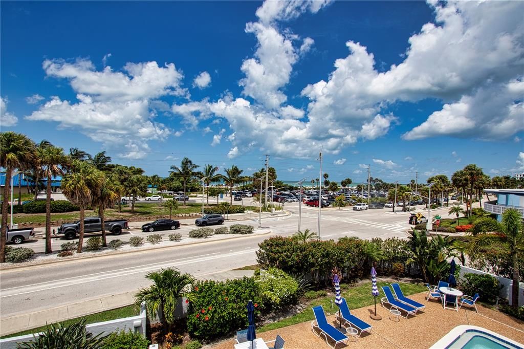 For Sale: $1,595,000 (3 beds, 2 baths, 1780 Square Feet)