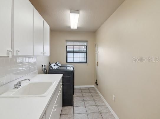 For Sale: $345,000 (3 beds, 2 baths, 1925 Square Feet)
