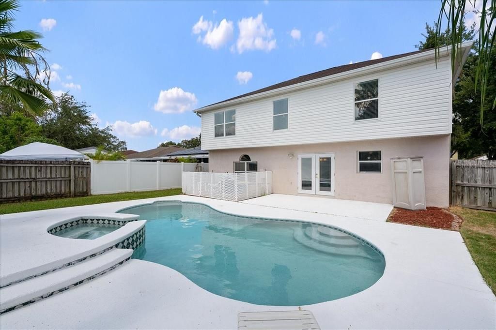 Large concrete deck for furniture and entertaining