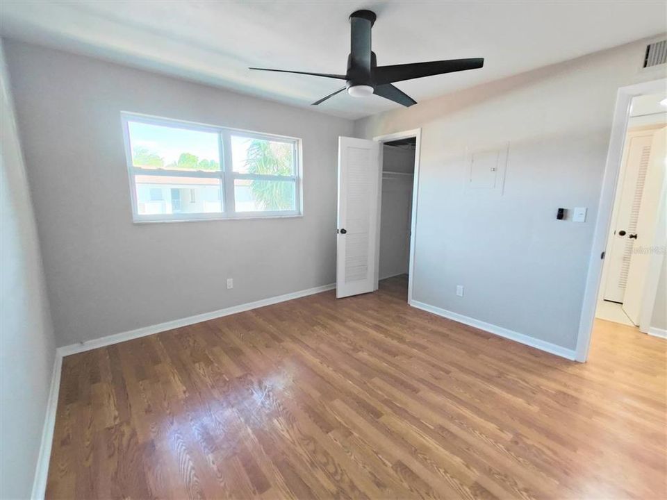 For Sale: $139,000 (1 beds, 1 baths, 564 Square Feet)