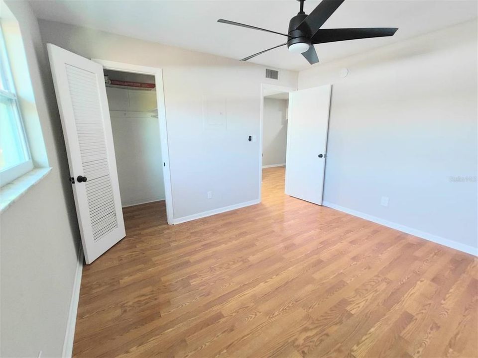 For Sale: $139,000 (1 beds, 1 baths, 564 Square Feet)