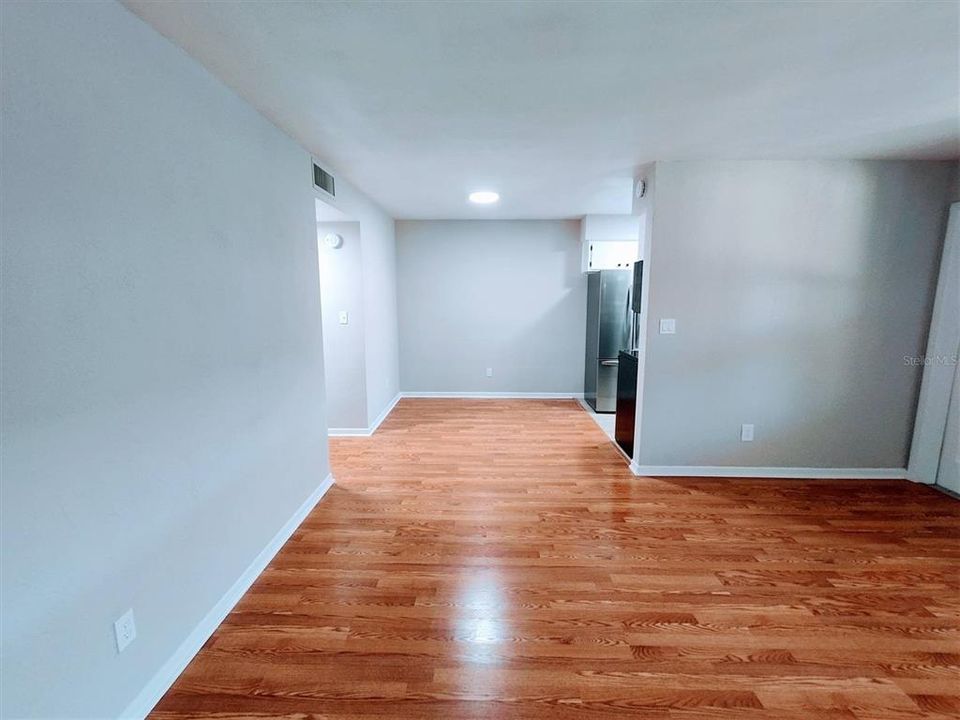 For Sale: $139,000 (1 beds, 1 baths, 564 Square Feet)