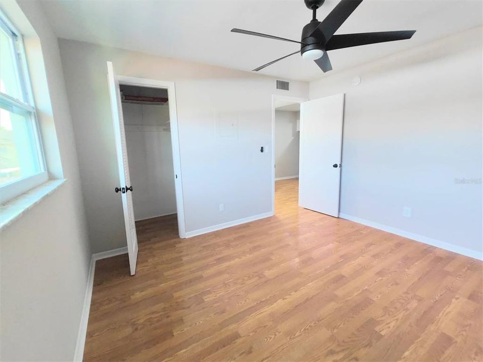 For Sale: $139,000 (1 beds, 1 baths, 564 Square Feet)