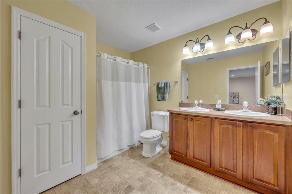 Upstairs Hall Bathroom