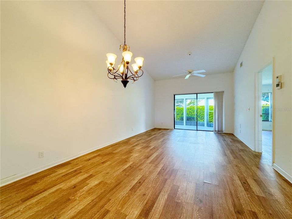 For Sale: $235,000 (2 beds, 2 baths, 1229 Square Feet)