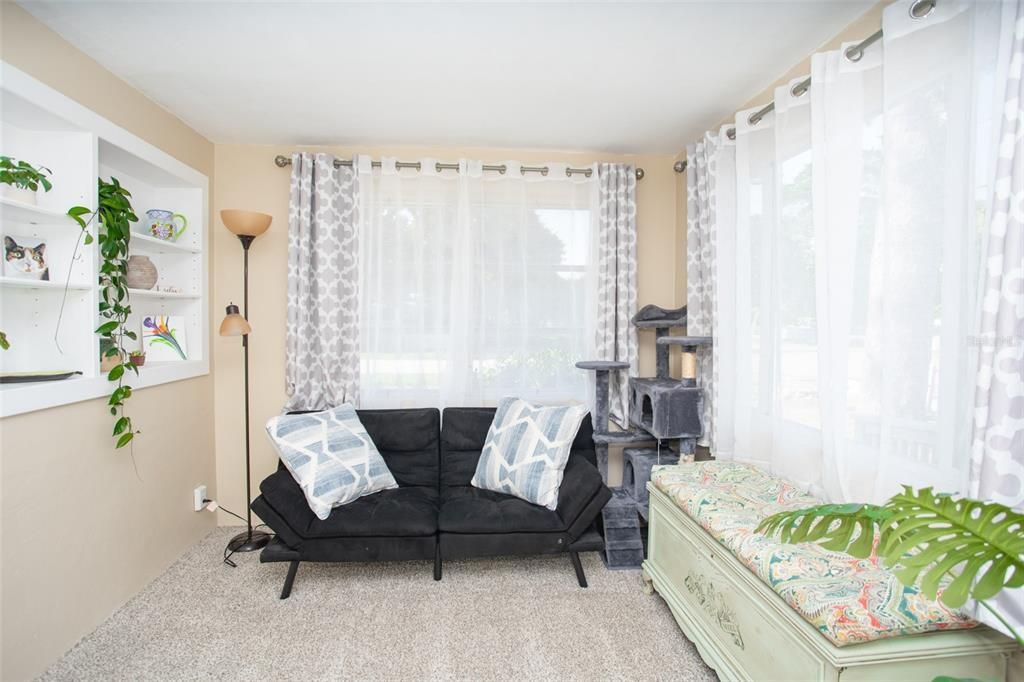 For Sale: $349,000 (2 beds, 2 baths, 1202 Square Feet)