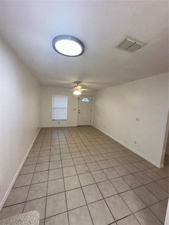 For Rent: $1,249 (2 beds, 1 baths, 1000 Square Feet)